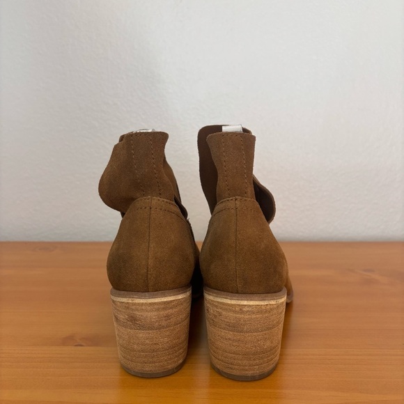 BP Tan Suede Ankle Boots with Block Heel Size 8.5 - Picture 6 of 10